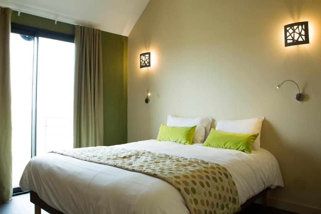Logis Hotel-Restaurant Imago La Roche-Clermault Екстер'єр фото