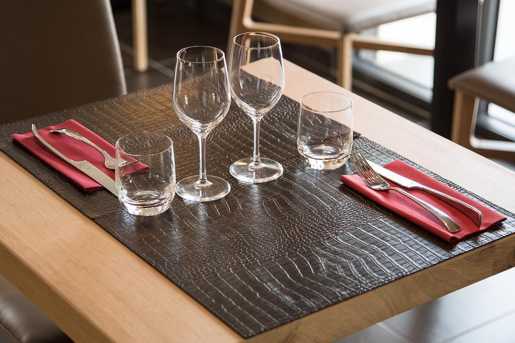 Logis Hotel-Restaurant Imago La Roche-Clermault Екстер'єр фото